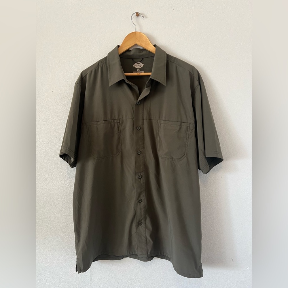 Men’s Dickies Button Up Green Shirt